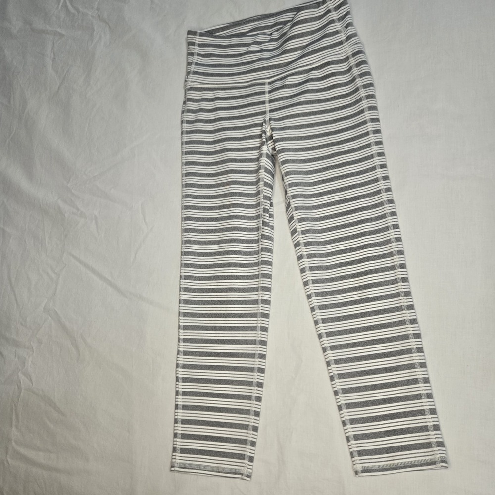 Athleta‎ Leggings Size XS Gray White Striped Stretch Cropped Leggings Athleisure